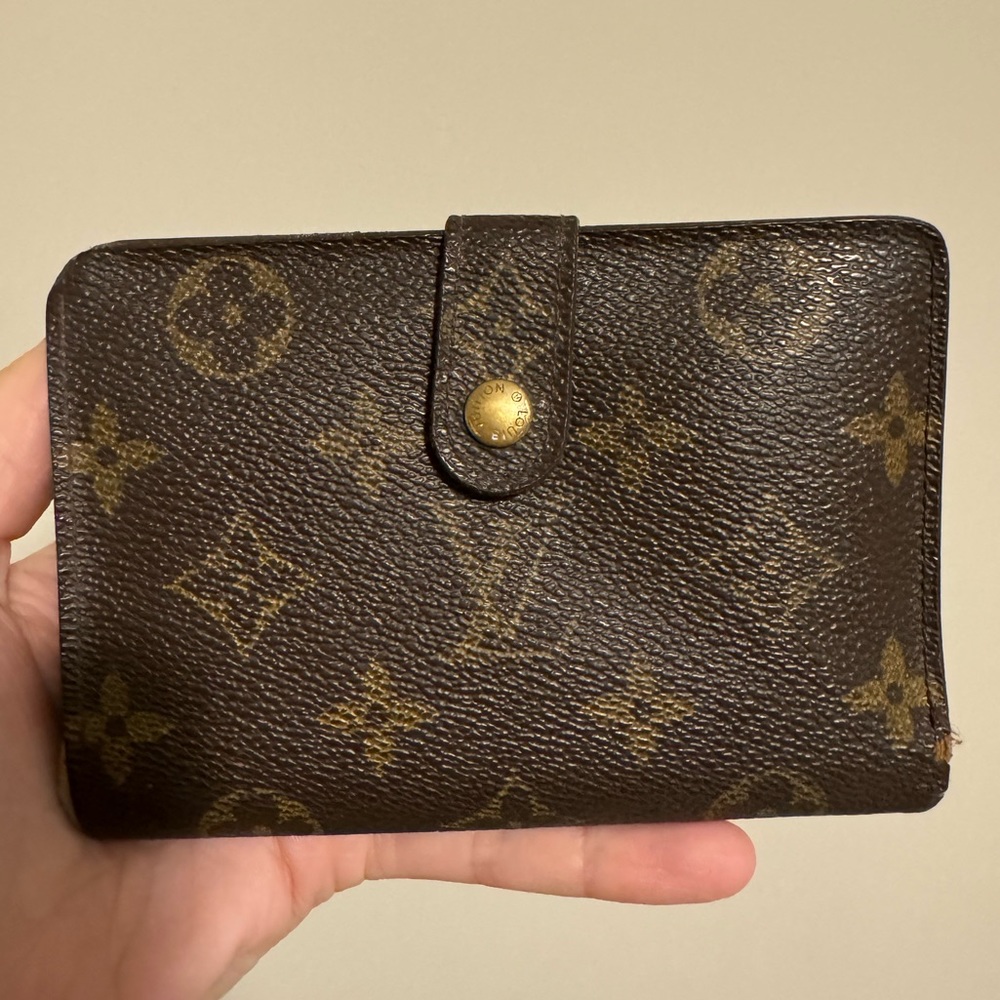 LV Vintage wallet with kisslock